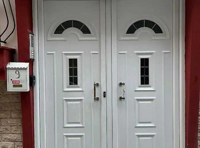 Two Bedroom Apartment In Historical Area